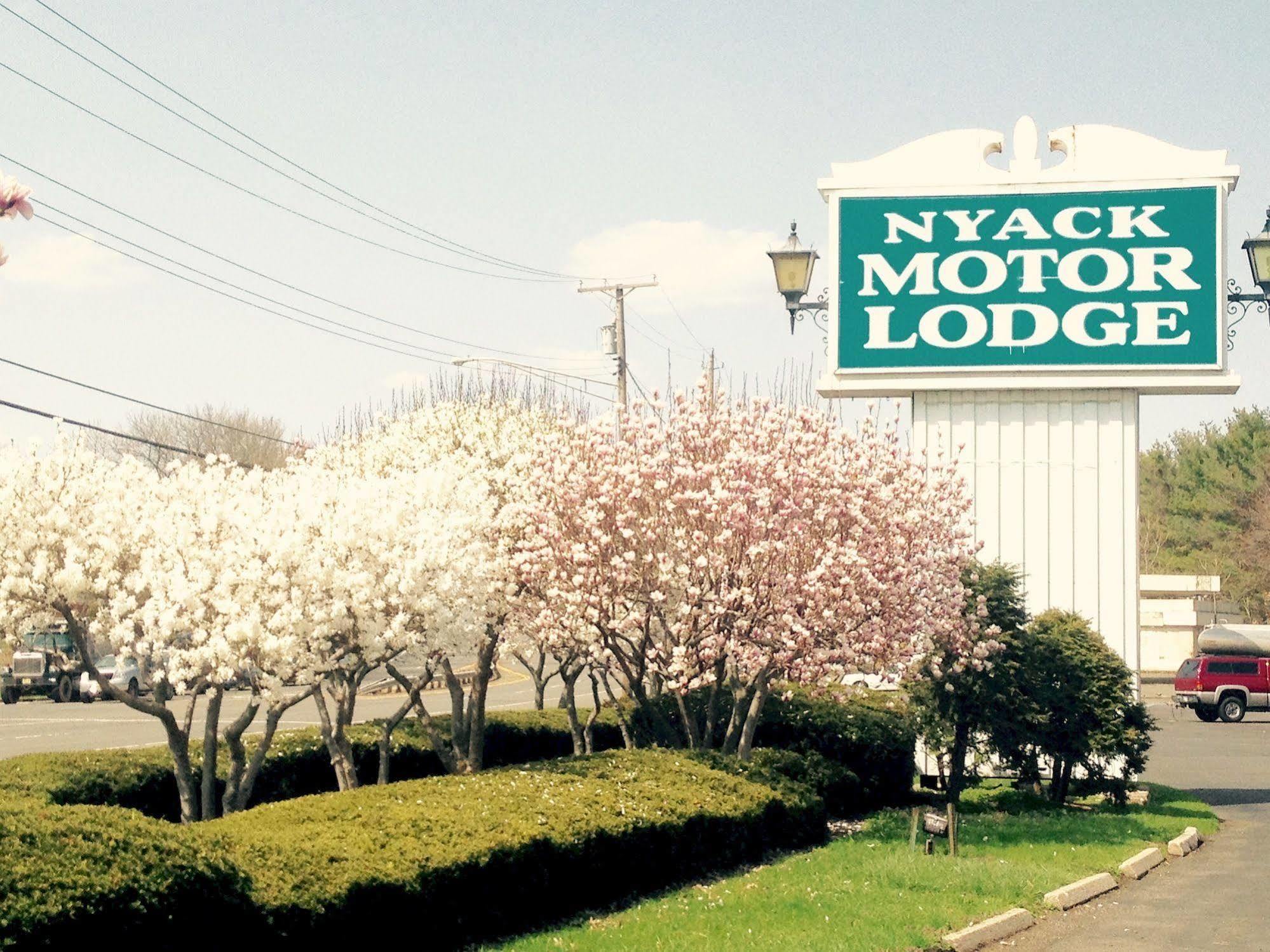 Tappan Zee Hotel West Nyack Екстериор снимка