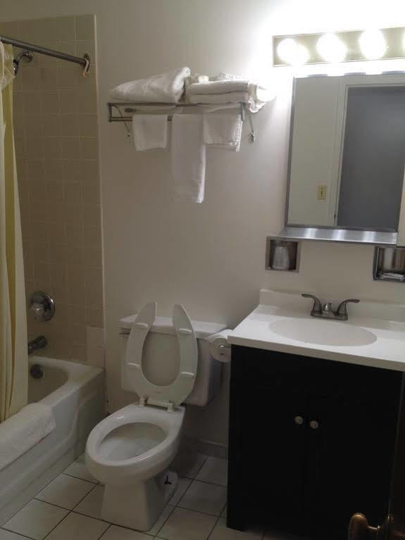 Tappan Zee Hotel West Nyack Екстериор снимка